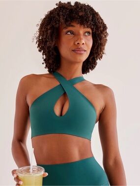 LSKD Bend and FLX plunge sports bra